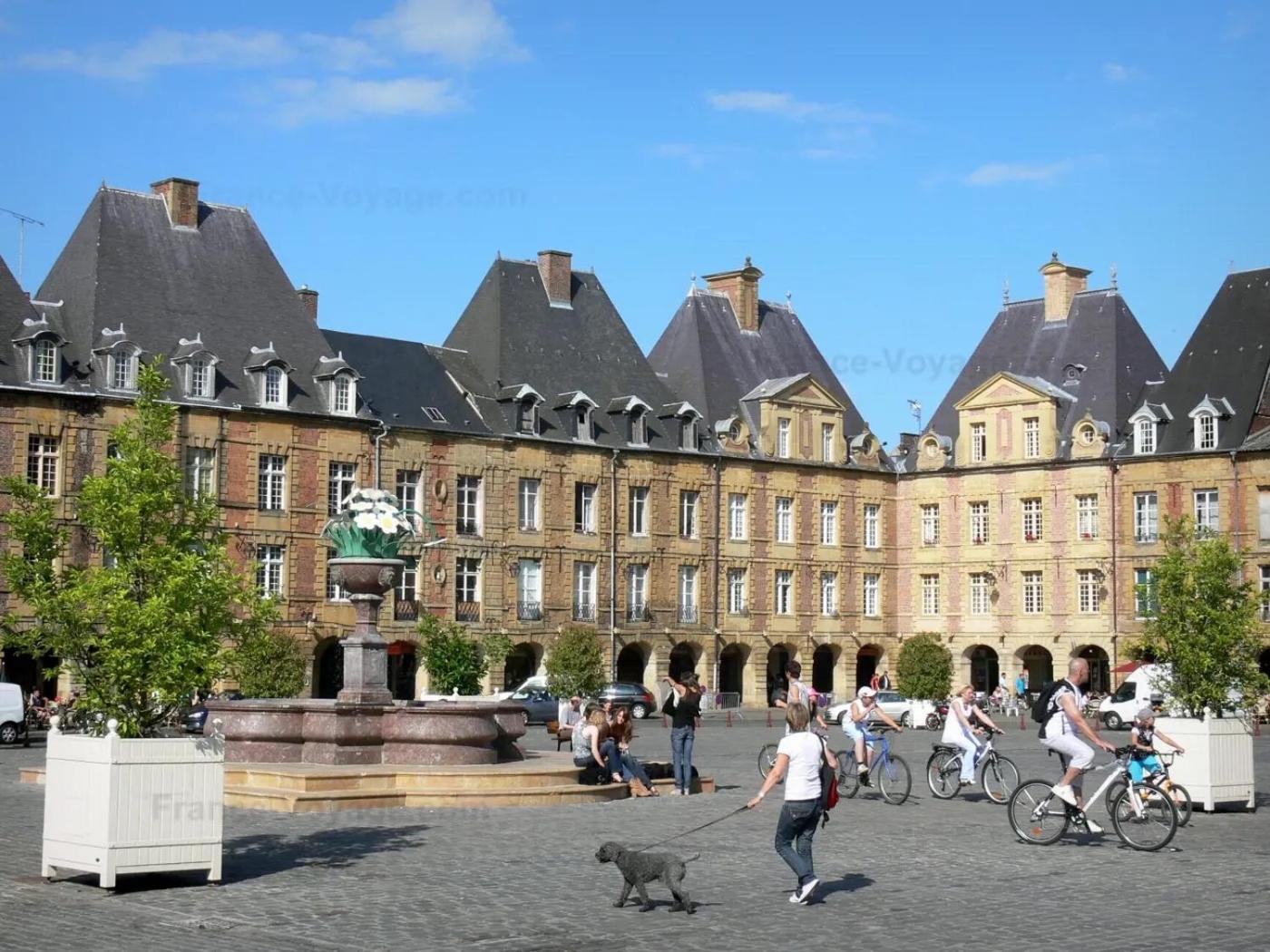 Le Petit Ardennais Charleville-Mézières Esterno foto